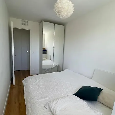 Bel Proche Paris, 3 Chambres, Balcon & Parc * Suresnes